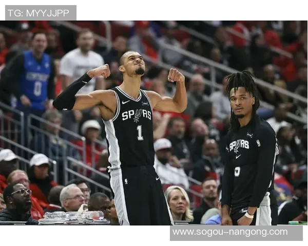 卡斯尔称赞文班表现出色期待他继续扛起比赛重任